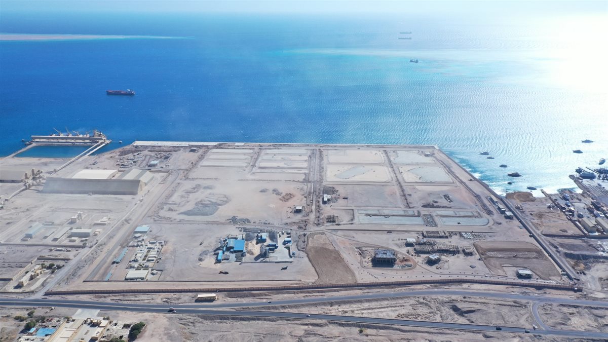 Annually accommodates two million containers… transport ministry accomplished 100% of “Safaga2” infra-structure