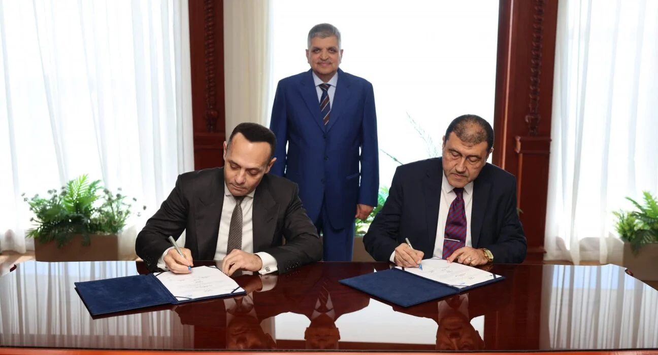 Signing contract for establishment of petrochemical complex at Sukhna with investments two milliard dollars
