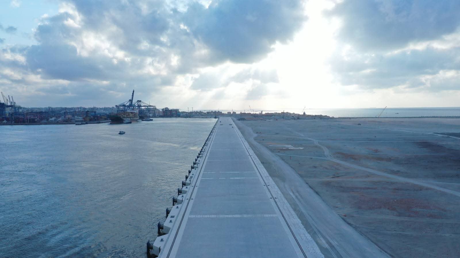 اعرف معلومات عن مشروعات بلدك – مشروع إنشاء محطة تحيا مصر 2 متعددة الأغراض على رصيف 100 بميناء الدخيلة – شاهد أحدث تصوير جوي للمشروع