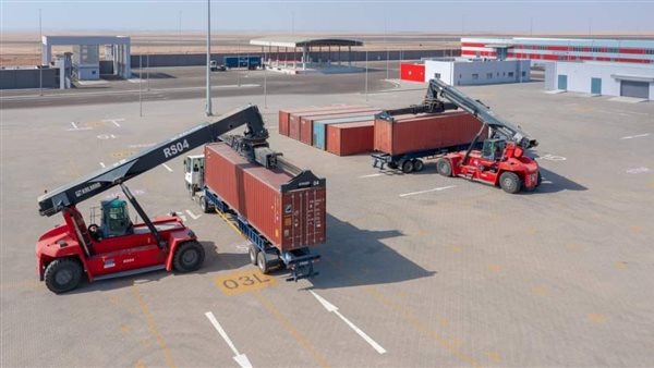 An outstanding role for Dry October port in exports and import traffic