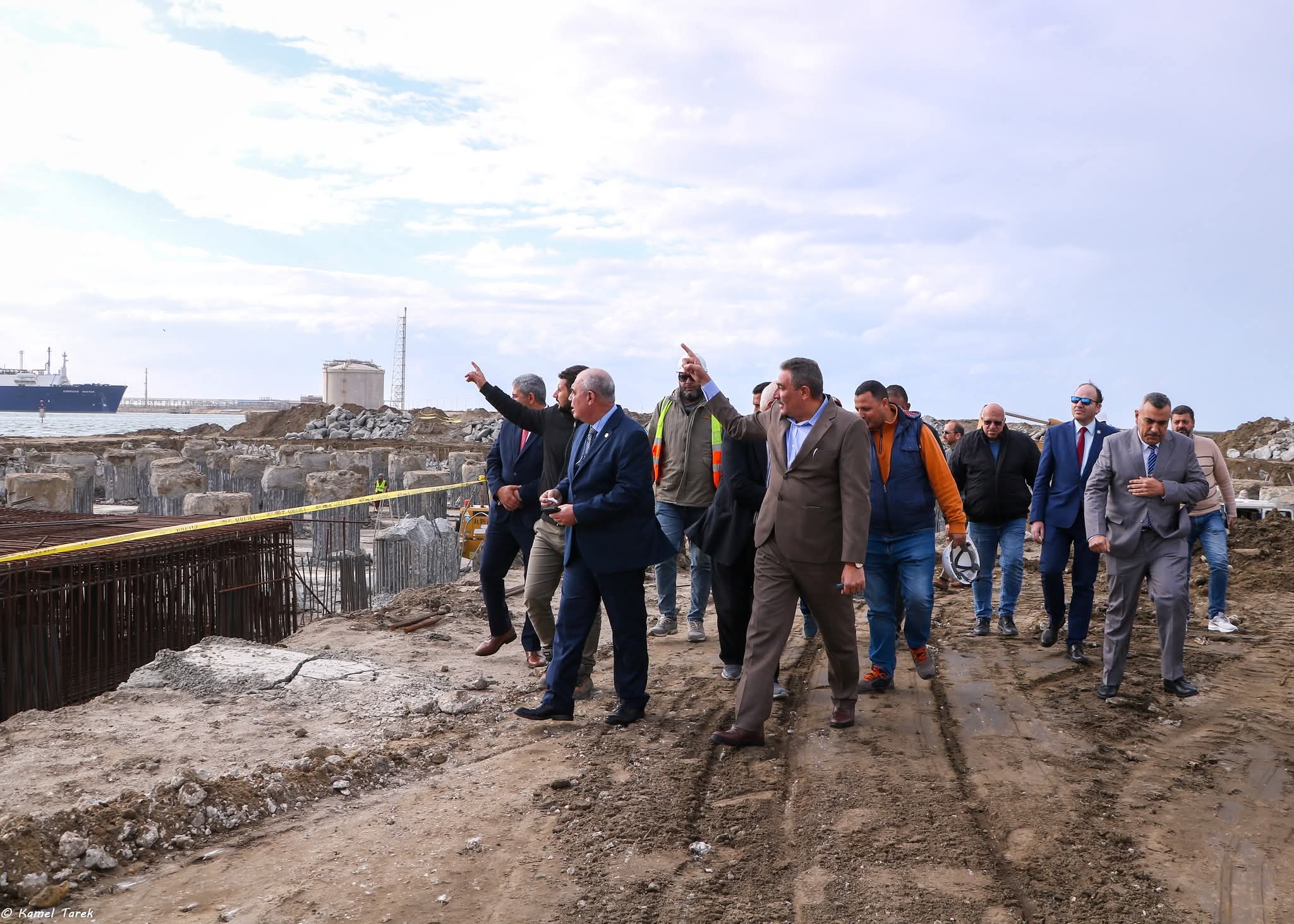 رئيس قطاع النقل البحري واللوجستيات يتفقد المشروعات القومية بميناء دمياط