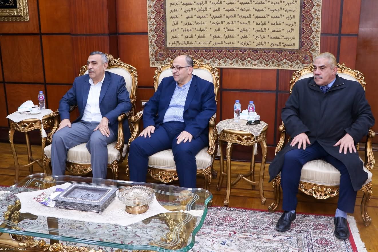 Damietta port signs two new contracts to organize trucks’ traffic and enhance operation efficiency