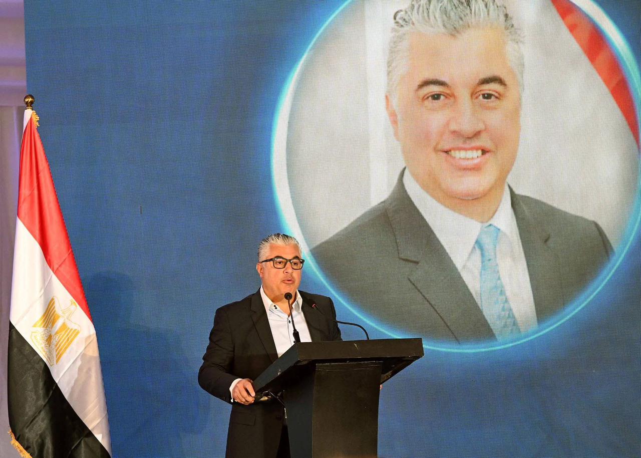 بدء فعاليات الاحتفال بانطلاق التشغيل التجاري لمحطة البحر الأحمر لتداول الحاويات رقم 1 RSCT بميناء السخنة