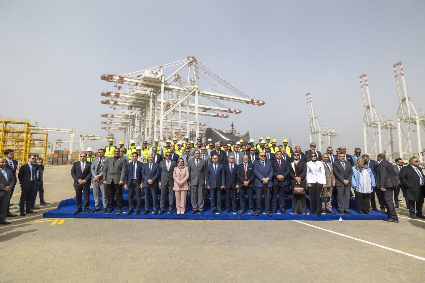 كامل الوزير يشهد انطلاق التشغيل التجريبي التجاري لمحطة «تحيا مصر 1» بـميناء دمياط