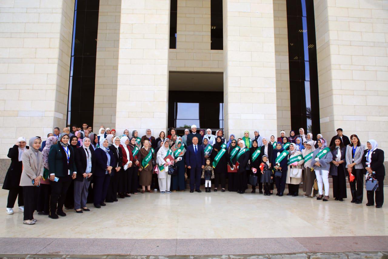 الفريق كامل الوزير، وزير النقل، يُكرّم الأمهات المثاليات بمختلف قطاعات الوزارة بمناسبة يوم المرأة المصرية