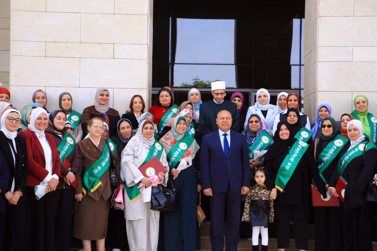 الفريق كامل الوزير، وزير النقل، يُكرّم الأمهات المثاليات بمختلف قطاعات الوزارة بمناسبة يوم المرأة المصرية