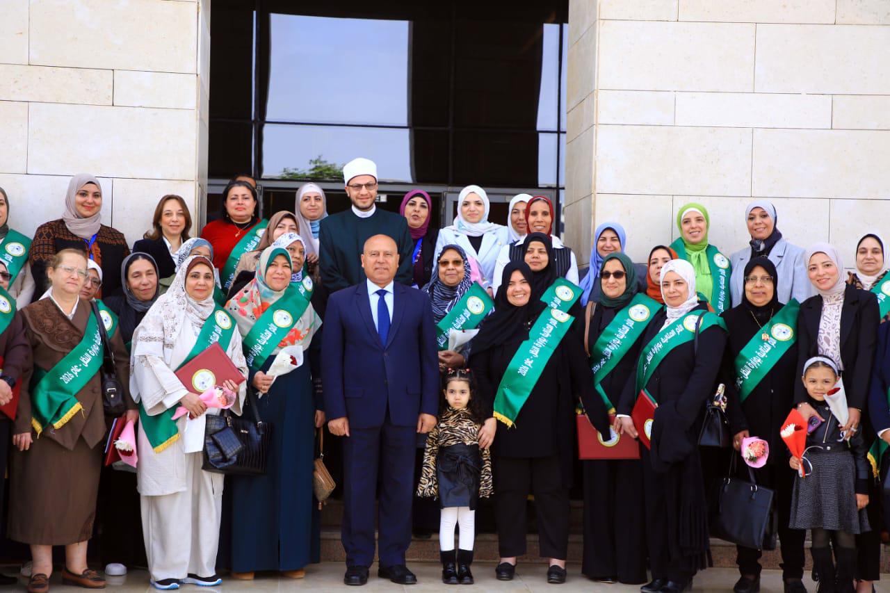 الفريق كامل الوزير، وزير النقل، يُكرّم الأمهات المثاليات بمختلف قطاعات الوزارة بمناسبة يوم المرأة المصرية