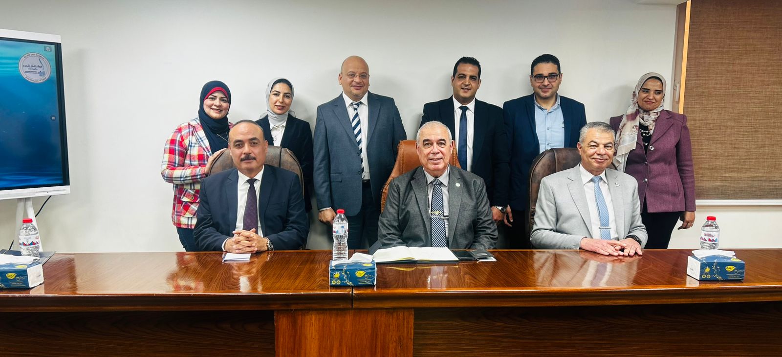 في لمسة وفاء.. تكريم المتميزين والأمهات المثاليات بالنقل البحري